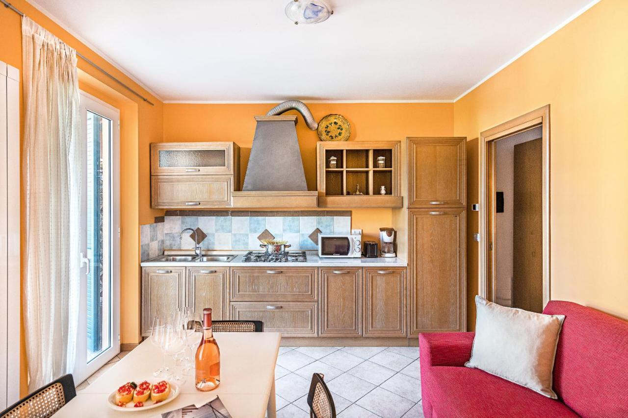 Annamaria 9 Apartment By Wonderful Italy Sirmione Bagian luar foto