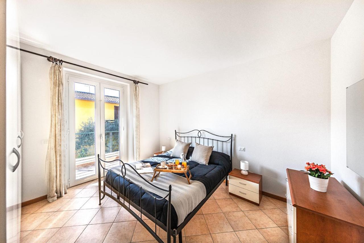Annamaria 9 Apartment By Wonderful Italy Sirmione Bagian luar foto