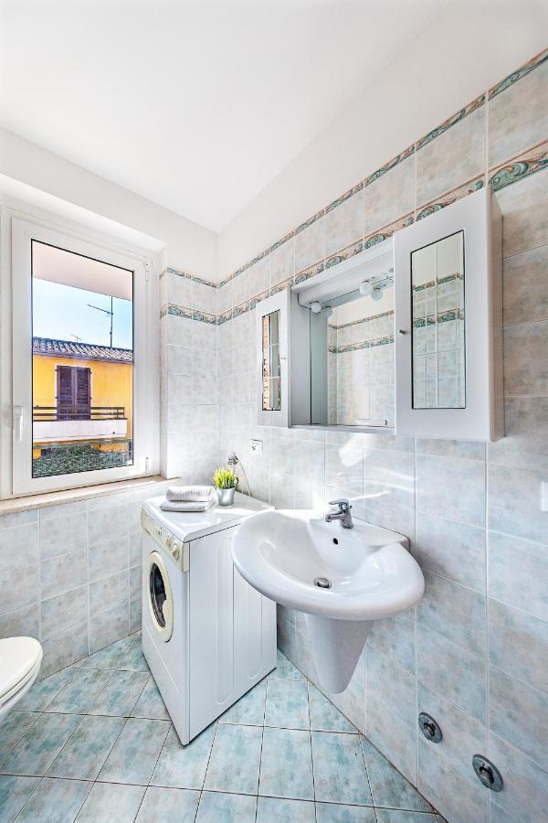 Annamaria 9 Apartment By Wonderful Italy Sirmione Bagian luar foto